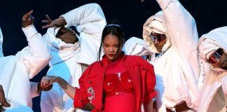 Rihanna es criticada por no bailar en el medio tiempo del Super Bowl