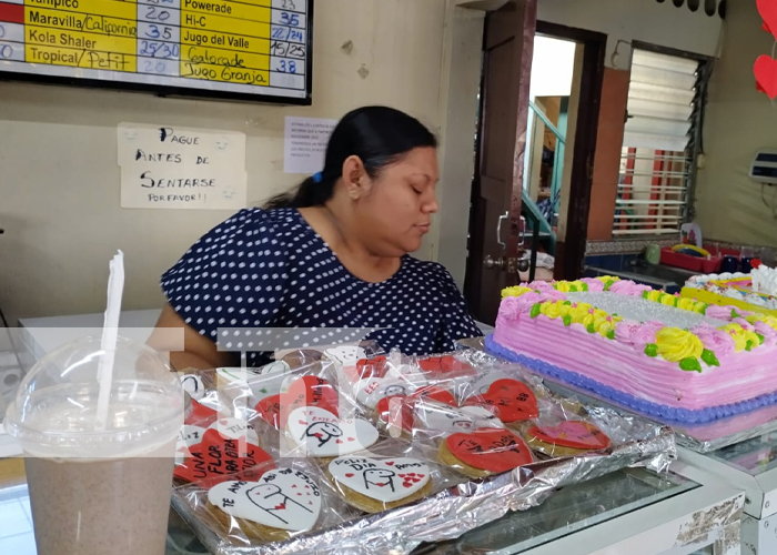 Pasteles y flores, 2 opciones para regalar en el día de san Valentín