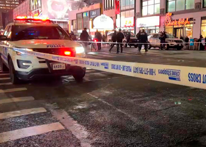 De varios tiros le quitan la vida a un joven en el Times Square, Nueva York