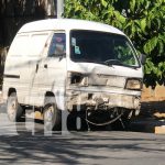 Imprudencia vial deja cuantiosos daños a 3 conductores en Managua