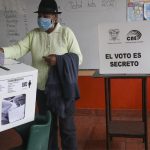 Dan inicio a elecciones seccionales y referéndum en Ecuador