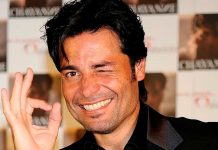 ¡Clase bulto papi! Foto de Chayanne en tanga desata locura en redes