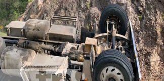 Foto: Vuelco de camión en carretera Matiguás-Río Blanco / TN8