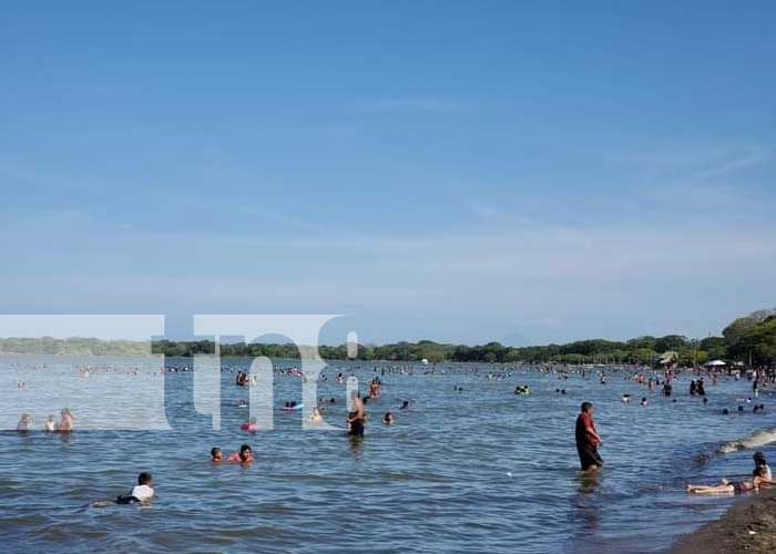 Granada enamora a los turistas en Semana Santa