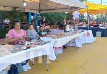 Foto: Realizan feria en saludo al Día Internacional del Emprendedor en el Puerto Salvador Allende / TN8