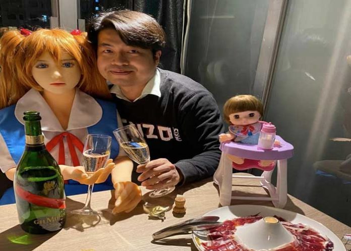 ¡No puede ser! Un hombre de Hong Kong se casó con Asuka Langley