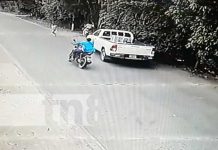 Imprudencia peatonal casi le cuesta la vida a una menor en Jalapa