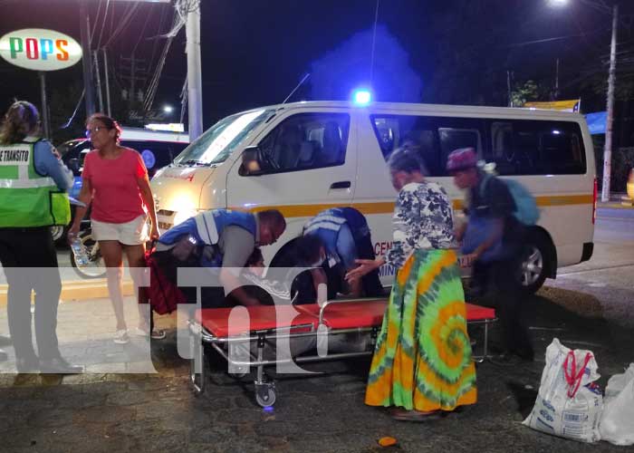 Invasión de carril deja a motociclista fracturada en el Km 8.5 Carretera Sur, Managua