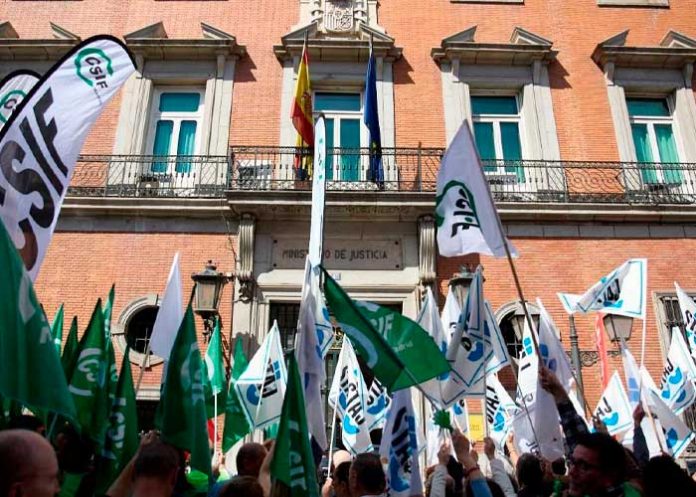 Trabajadores de la Administración de Justicia en España reclaman mejoras salariales