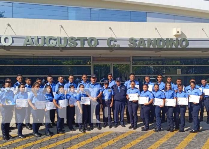 Foto: Policía Nacional concluyó con éxito el primer curso en Inspección en la escena del Crimen / TN8