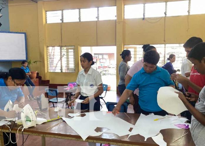 INATEC capacita a docentes con un curso de decoración en Chinandega