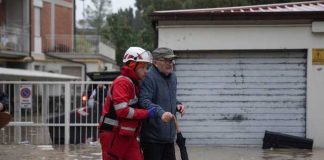 Al menos 14 muertos y más de 36.000 desplazados en Italia por inundaciones