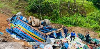 Al menos dos muertos y 12 lesionados por vuelco de camión en Río Blanco