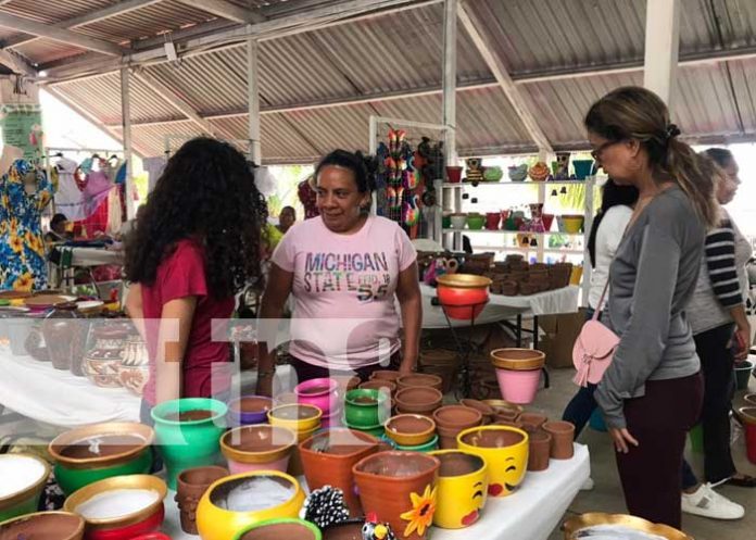 Foto: Emprendedores de Managua realizan ofertas en saludo al Día de la Dignidad Nacional / TN8