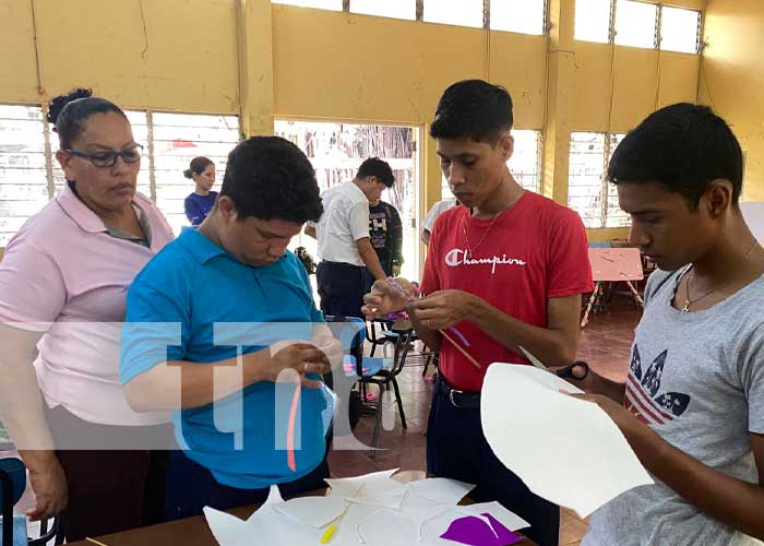 INATEC capacita a docentes con un curso de decoración en Chinandega