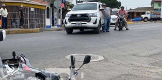 Conductor de camioneta mandó a volar a un motociclista en Juigalpa