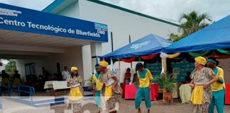 Estudiantes del Tecnológico en Bluefields preservan la cultura del Palo de Mayo