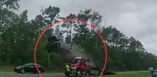 ¡De seguro iba chateando! Carro sale volando por los aires en Georgia