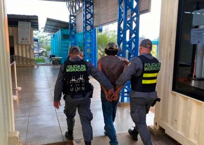 13 nicaragüenses salen deportados de Costa Rica