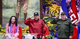 Foto: Presidente de Nicaragua, Daniel Ortega, y la Vicepresidenta Rosario Murillo, en acto por el 128 aniversario del General Sandino / TN8