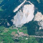 Inminente avalancha amenaza con dejar enterrado a un pueblo en Suiza