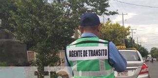 Por cruzar la calle de forma imprudente, casi pasa a otro plano de vida en Managua