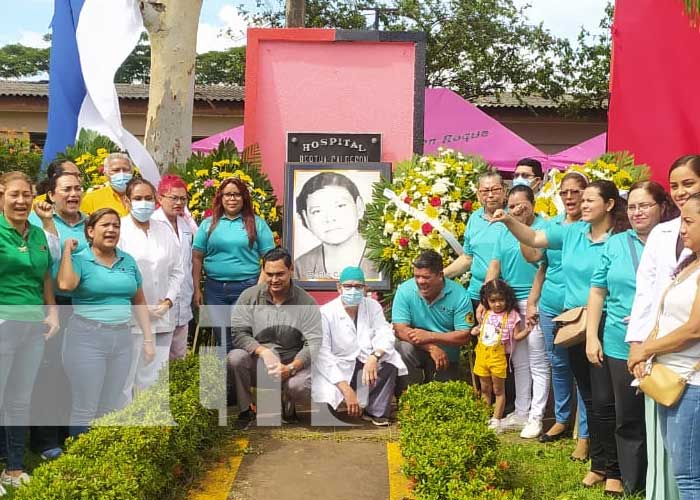 Foto: Conmemoran aniversario de la enfermera Bertha Calderón  / TN8 