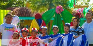 Entrega de trajes típicos y urbanos para distintos sectores de Nicaragua