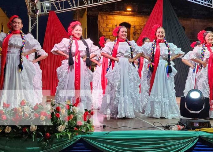 Foto: Una noche llena de cultura se vivió en León, capital de la Revolución / TN8