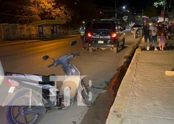 Pasajera lesionada por choque de camioneta y motocicleta en Juigalpa, Chontales