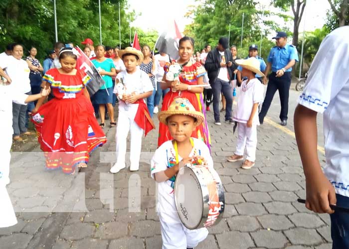 Foto: Familias de Masaya, Ometepe y Jinotega participan en caminata por la paz de Nicaragua / TN8