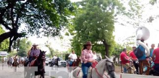 Alegre cabalgata en honor a Santa Ana en Ometepe