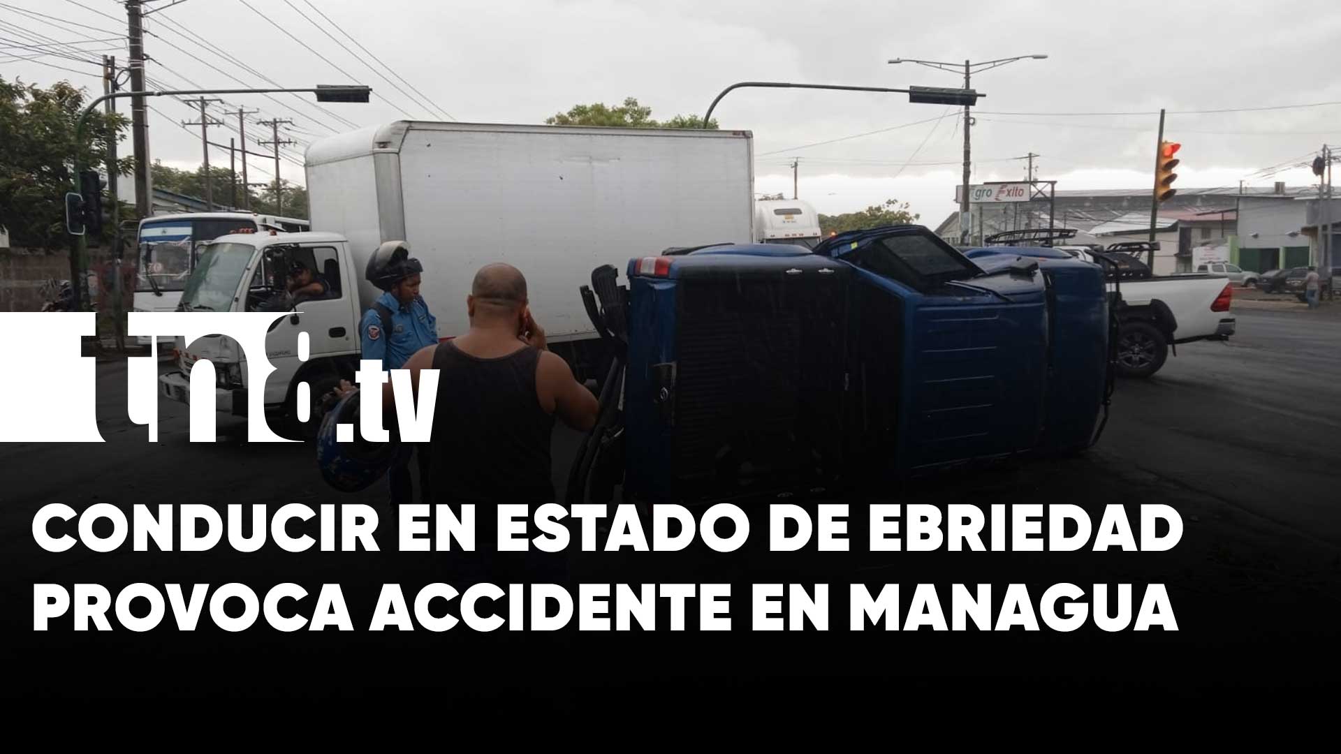 Conductor Ebrio Protagoniza Accidente En Semáforos De La Robelo