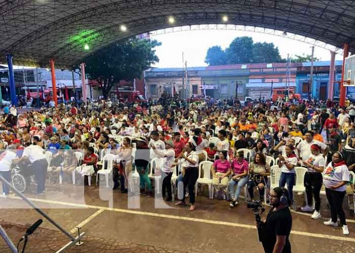 Foto: Chinandega canta y baila músicas revolucionarias con el grupo Liberarte / TN8