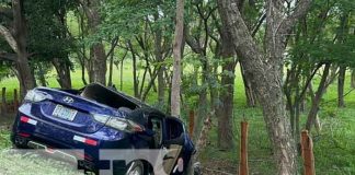 Foto: Conductor sobrevive impactante accidente en Llano Grande / Cortesía