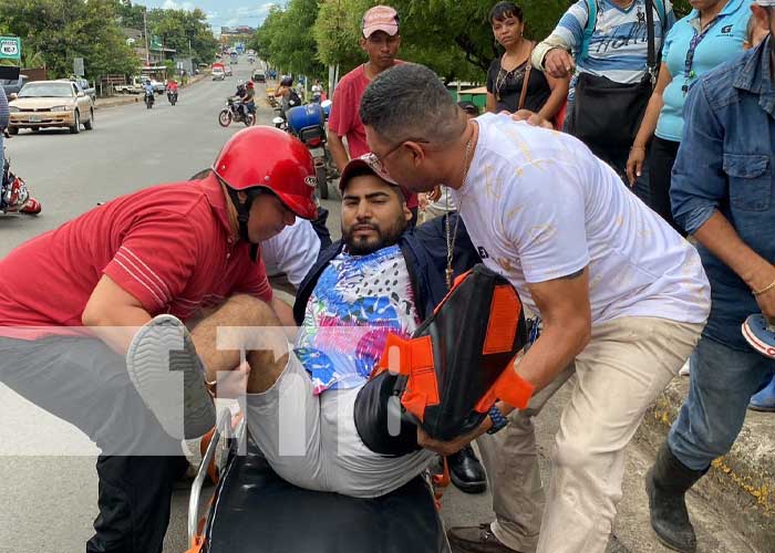 Dos motociclistas impactan y uno queda lesionado en Juigalpa, Chontales