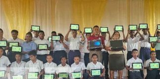 Escuela Normal Pedro Arauz Palacios en Bilwi recibe un aula Digital Móvil