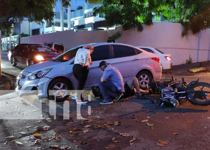 Foto: Irrespeto al alto casi le cuesta la vida a motociclista y a su acompañante en Managua / TN8