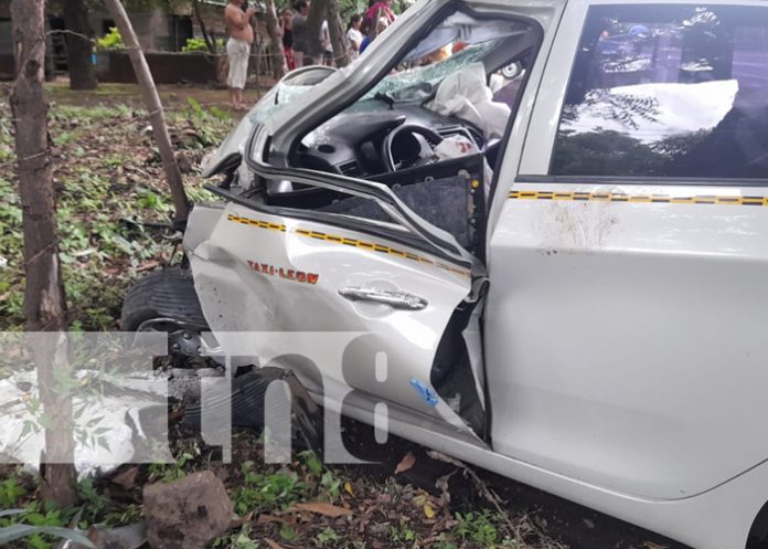 Taxista muere luego de que supuestamente invadió carril a un cabezal en León