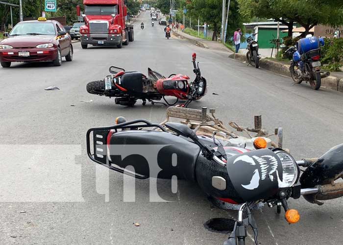 Dos motociclistas impactan y uno queda lesionado en Juigalpa, Chontales