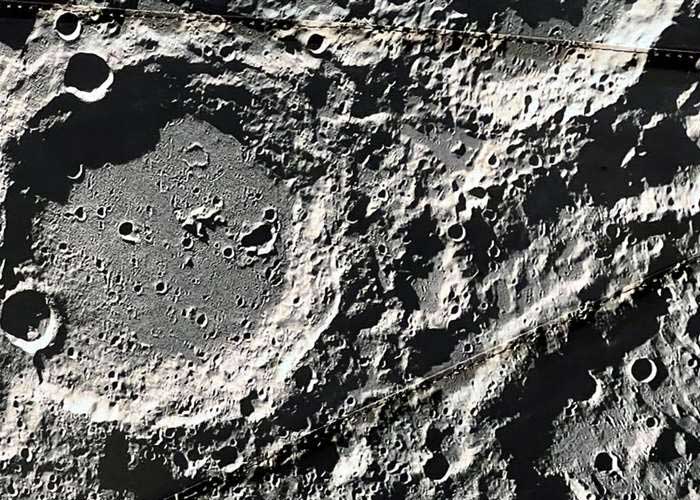 ¡Nuevo descubrimiento! Encuentran roca radiactiva en la Luna