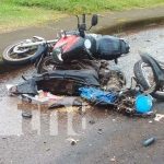 ¡Lamentable suceso! Pareja de motociclistas fallece en accidente en Chontales