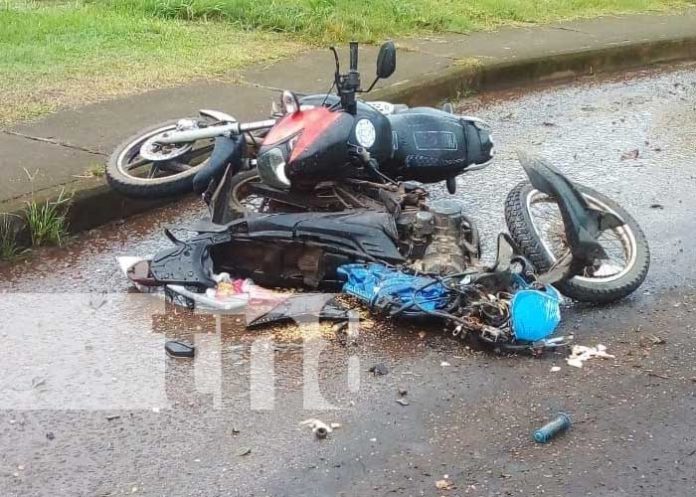 ¡Lamentable suceso! Pareja de motociclistas fallece en accidente en Chontales