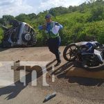 Universitario y mensajero vivos para contarla tras violento accidente en Managua