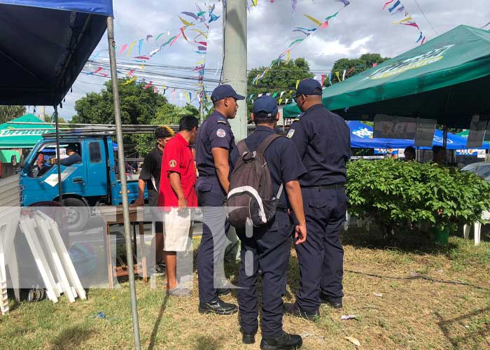 Bomberos y comerciantes más que listos en estas fiestas agostinas de Managua