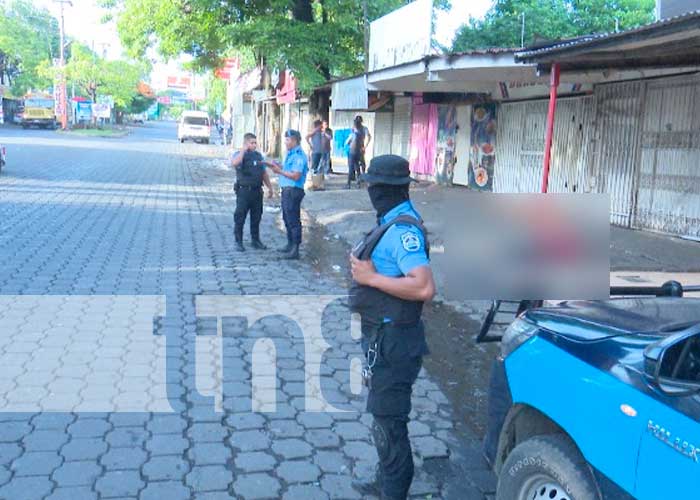 Hombre perece frente a un bar en Managua