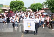 Estudiantes del Distrito V de Managua dieron inicio a las festividades patrias con un emotivo desfile