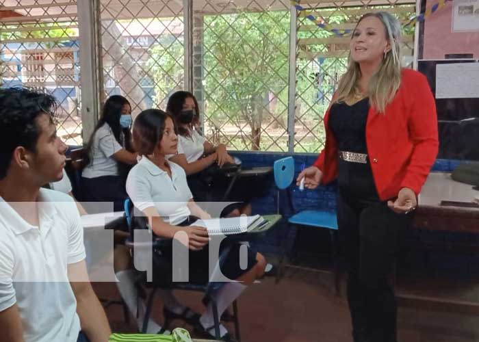 Foto: De alfabetizadora a maestra, la historia de Jerónima en Managua / TN8