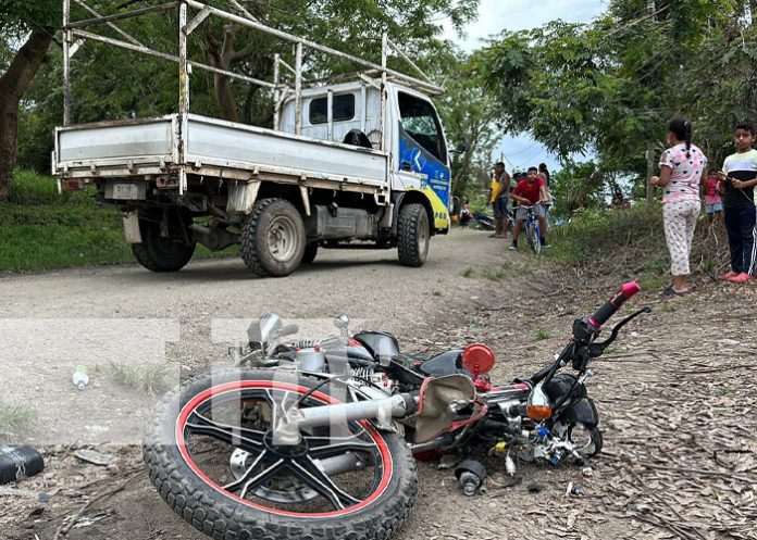 Accidente de tránsito en San Judas deja a dos jóvenes heridos en Nueva Segovia