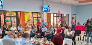 Docentes en curso de formación científica en Ciencias Sociales